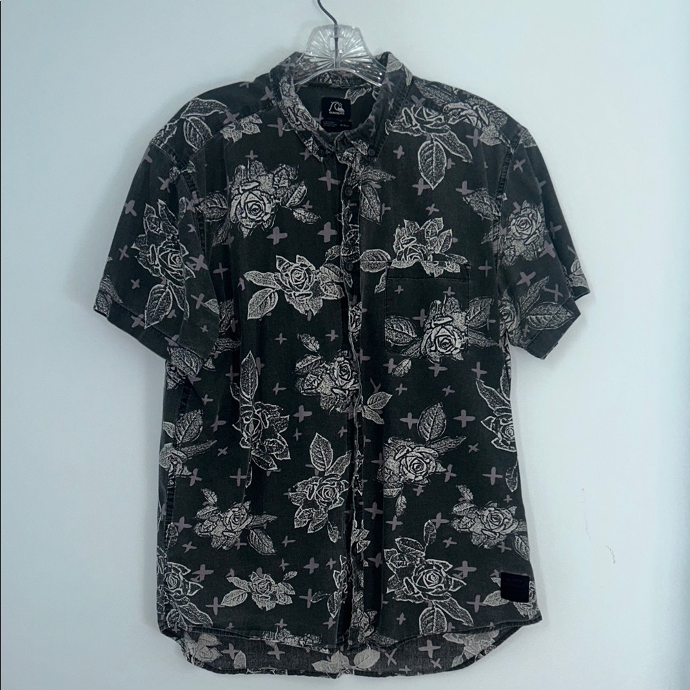 Quiksilver Men’s Floral Patterned Black and Purple Button-Up Shirt